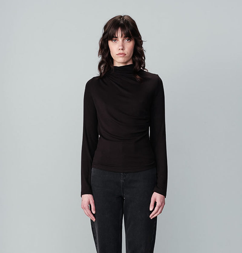 Grace and Mila Noon High Neck T-Shirt Noir