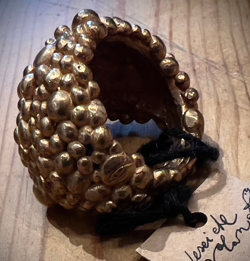 Pesci Che Volano Bruciato Bronze Ring