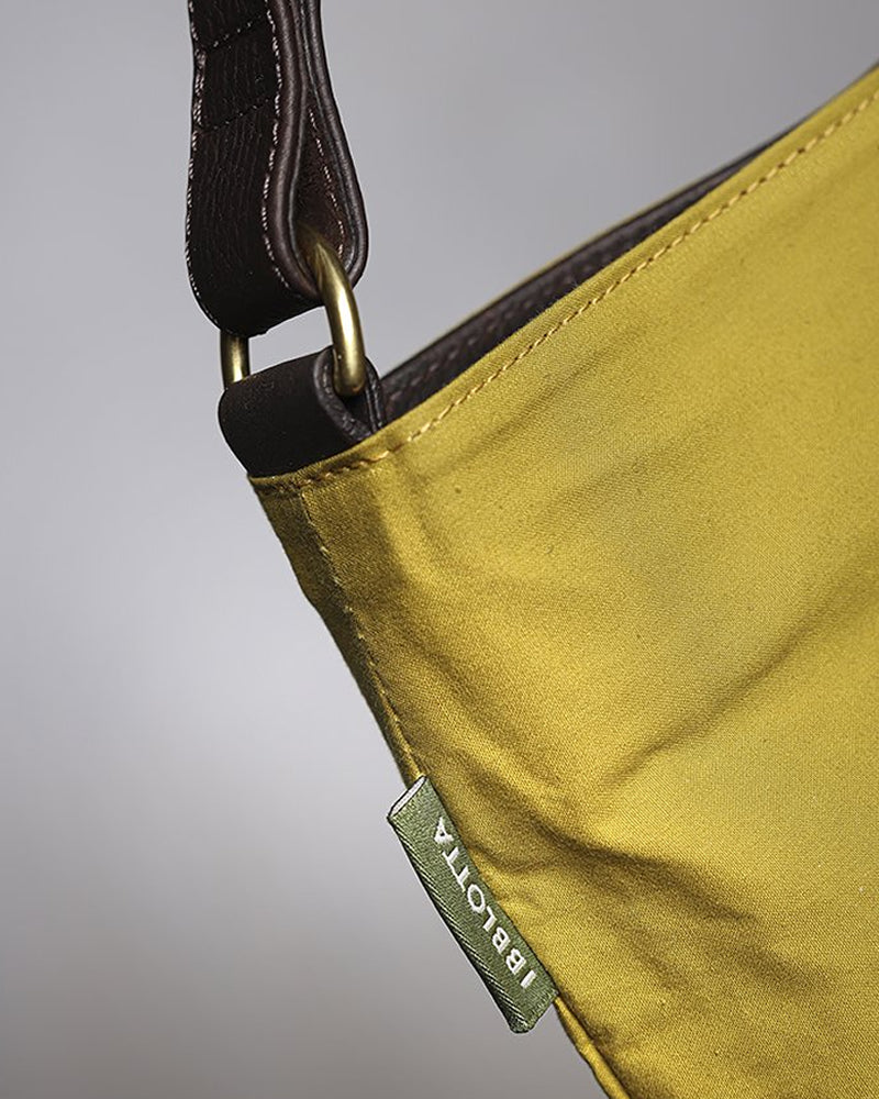 The Arly Bag in Colour Olivine